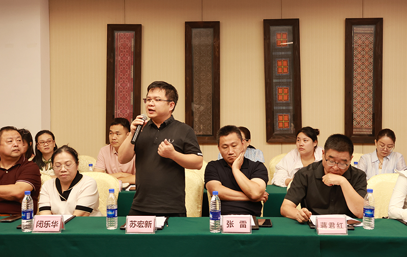 1758684500.jpg 4T8A7840.jpg