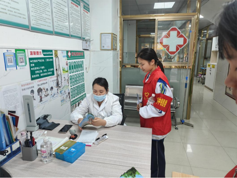 1761382078.png 助力社區(qū)送溫暖筑夢青春志愿行活動(dòng)記錄(1)762.png